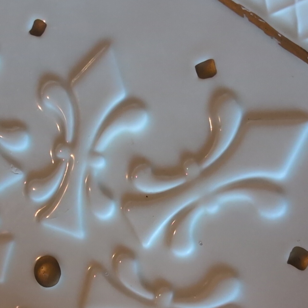 Fitz and Floyd White and Gold Decorative Plate - Picture 7 of 7